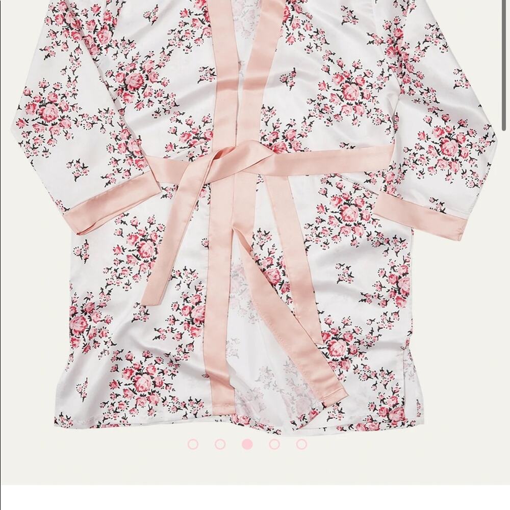 Morgan Lane Allie Robe in White Floral - Picture 5 of 9